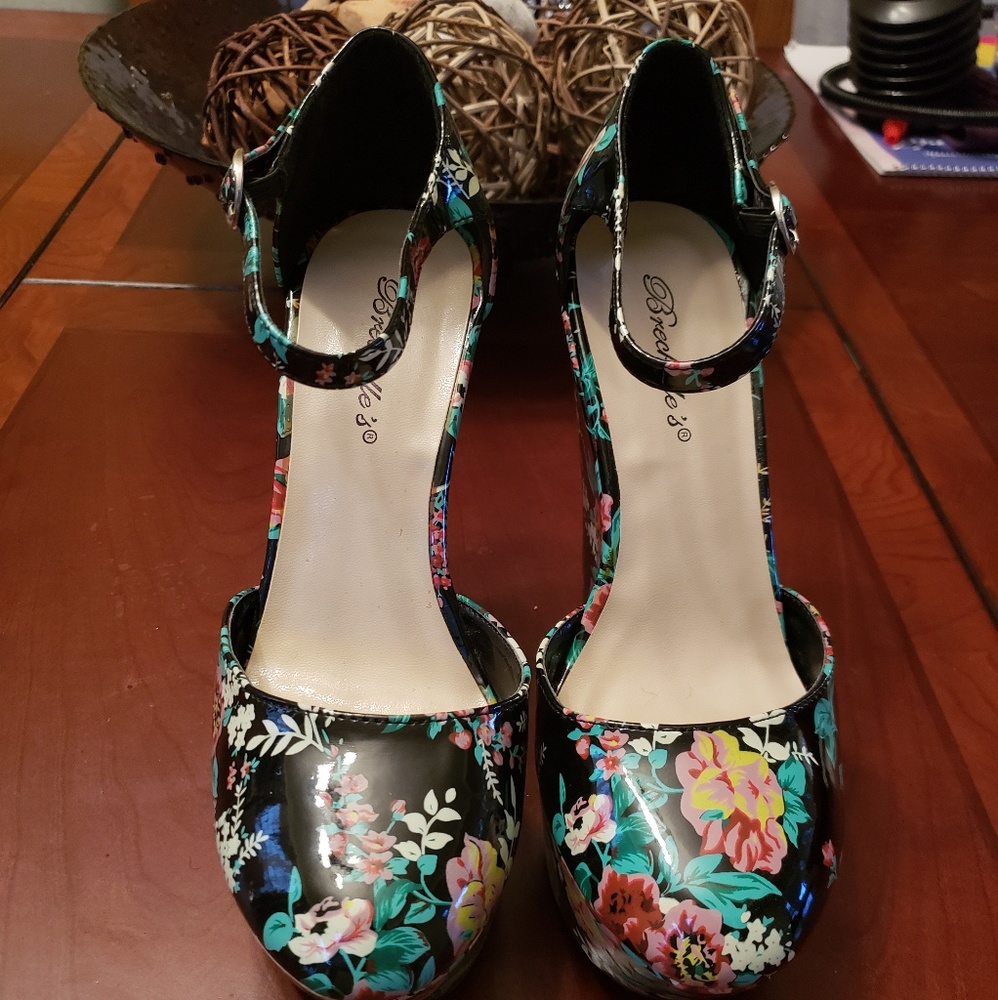 Wedge platforms